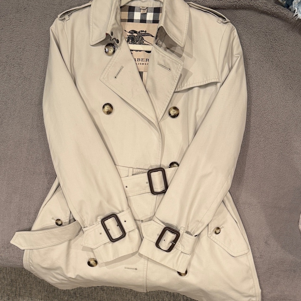 Burberry Women's Classic Beige Trench Coat